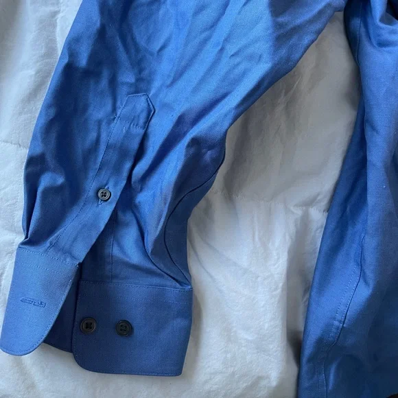 Dark blue men’s button up - Picture 6 of 13